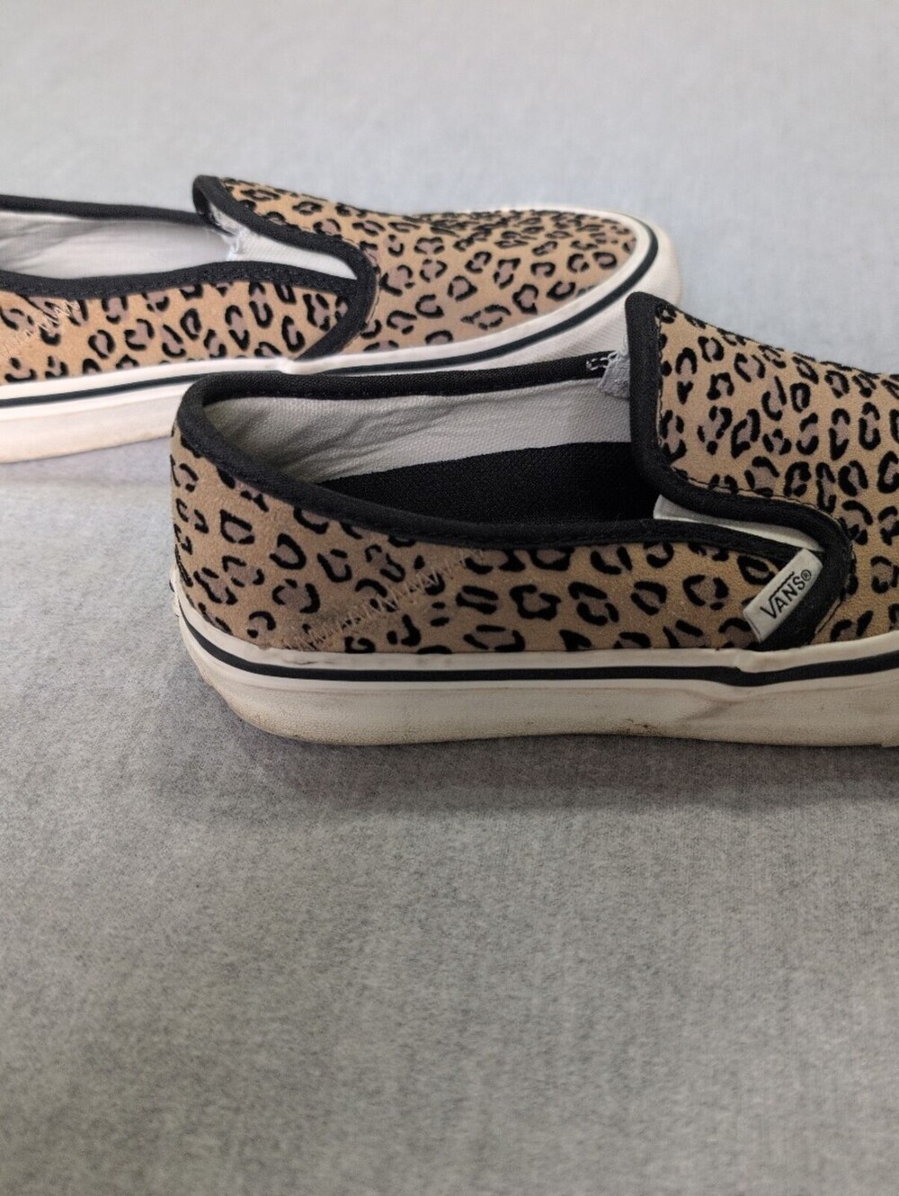 Vans leopard print slip-on sneakers mens size 5 women's size 7